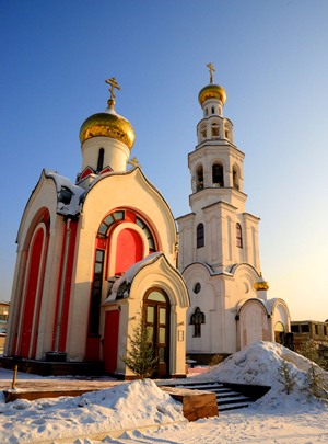 پرونده:Воскресенский кафедральный собор в Кызыле в январе 2017 года.jpg