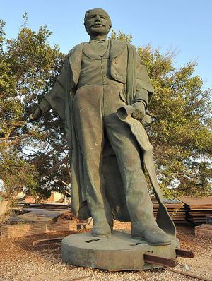 Monumento a Ferdinand de Lesseps en Puerto Saíd, Egipto.jpg