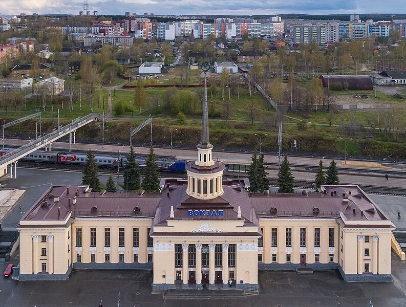 پرونده:ایستگاه راه آهن پتروزاووتسک.jpg