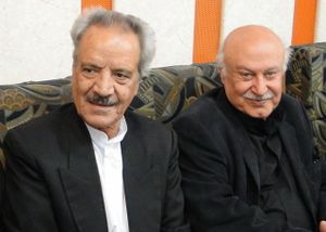 عباس خسروی (سمت چپ تصویر) در کنار فرهاد فخرالدینی
