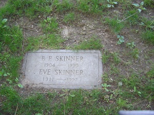 The gravestone of B.F. Skinner and his wife Eve at Mount Auburn Cemetery.JPG