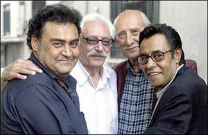 از سمت چپ: رضا سعیدی، جمشید مشایخی، داریوش اسدزاده و خسرو شکیبایی