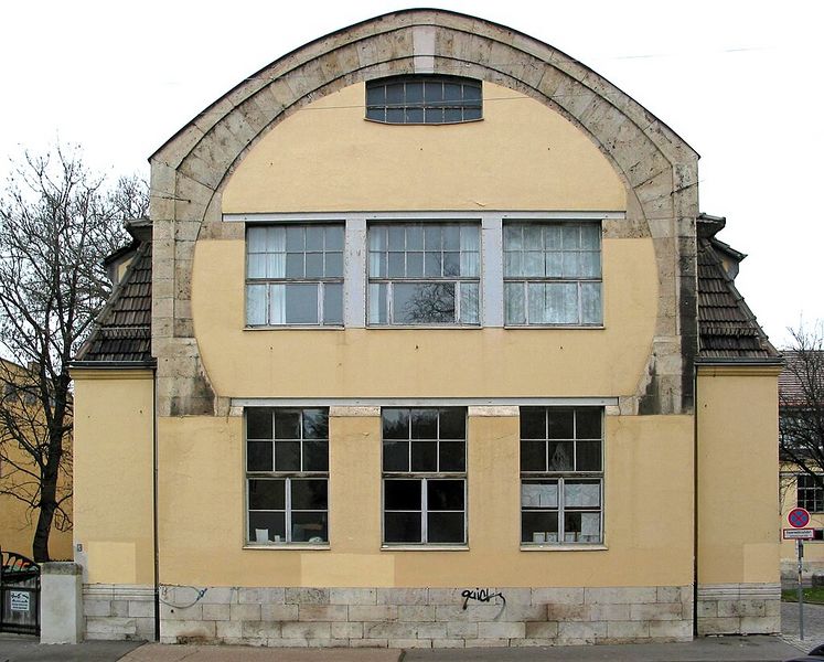 پرونده:Van-de-Velde-Bau in Weimar (Südgiebel).jpg