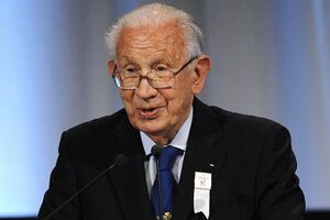 25048500-3.jpg