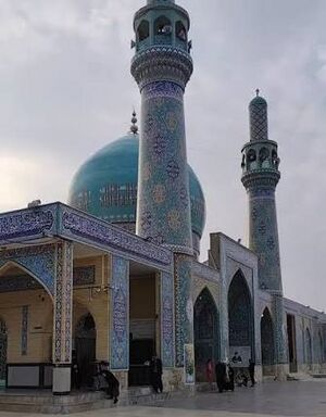 2042191608-3.jpg
