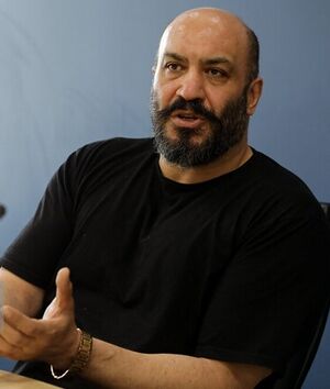 27044600-2.jpg