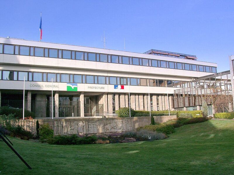 پرونده:Préfecture des Côtes-d'Armor à Saint-Brieuc.jpg