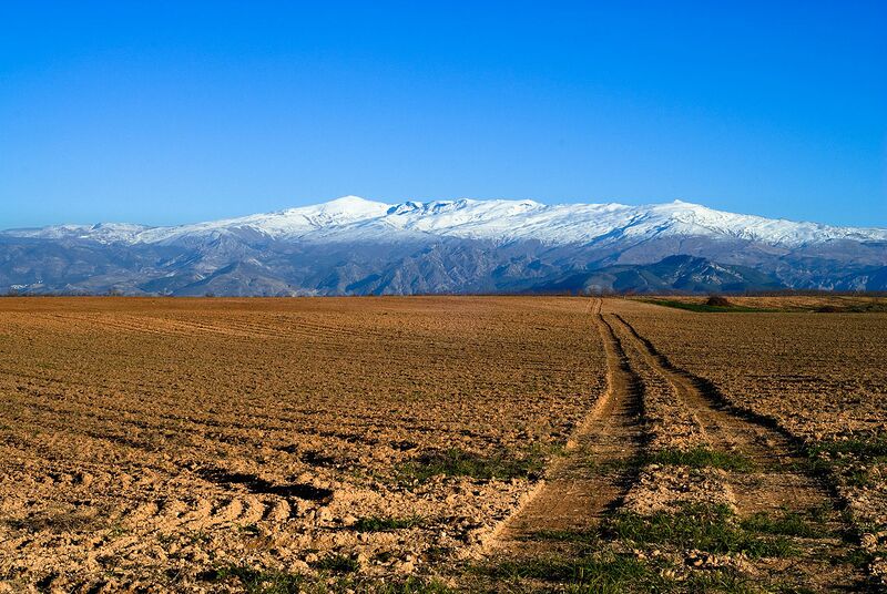 پرونده:1280px-Sierra Nevada (Spain).jpg